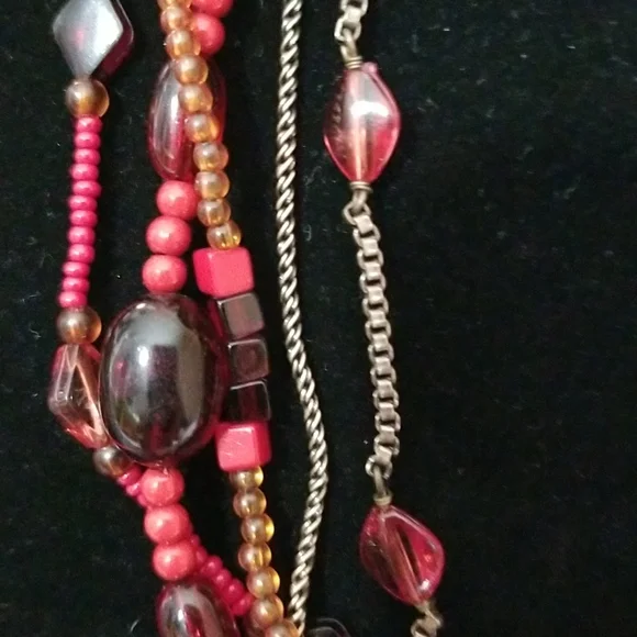 3 for 20. Vintage  red and gold  beaded  necklace. - Picture 8 of 9